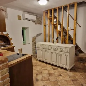 Andrijana Vikendica Vrbnik