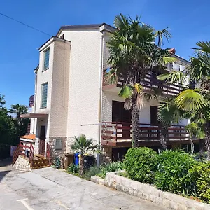 Ivo Apartman Njivice